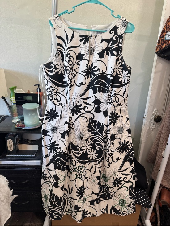 Jessica Howard Dresses & Skirts - Jessica Howard Sheath Dress Black and White Size 14